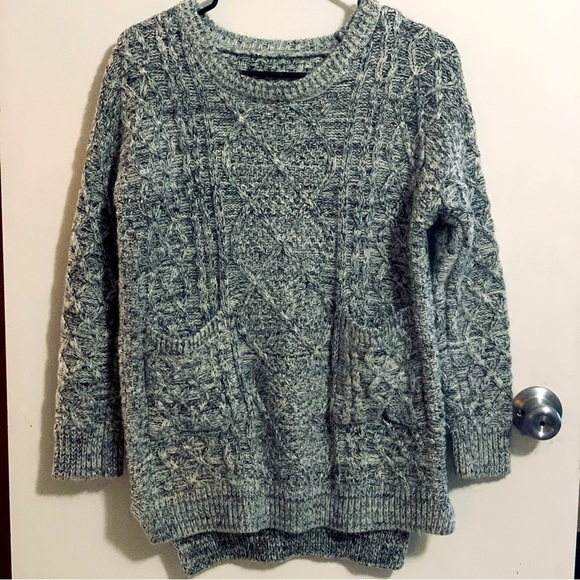 Gray sweater - Picture 1 of 4